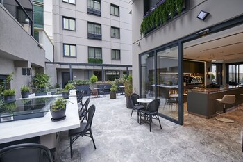 livinton hotel