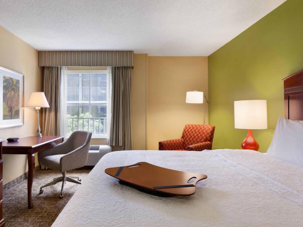 hampton inn and suites ft lauderdale arpt south cruise port