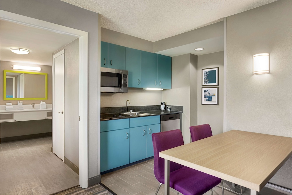 hampton inn and suites ft lauderdale arpt south cruise port