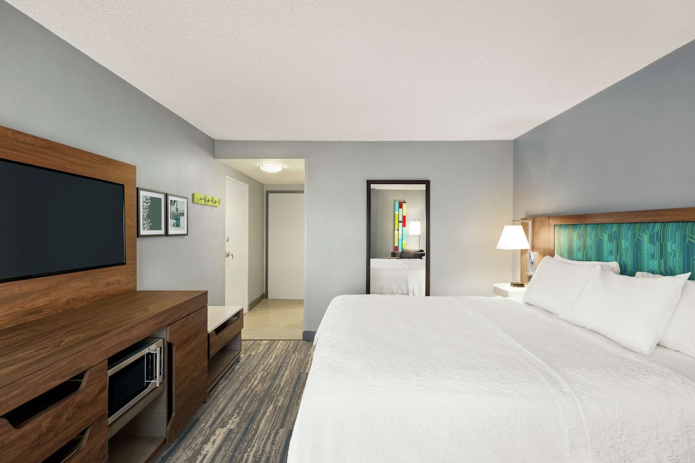 hampton inn and suites ft lauderdale arpt south cruise port