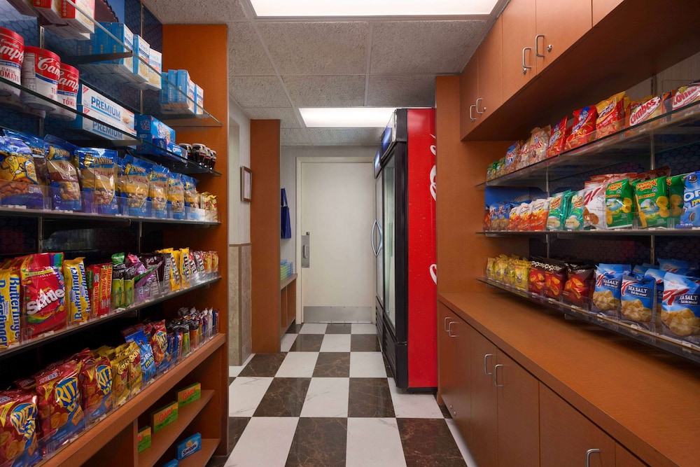 hampton inn and suites ft lauderdale arpt south cruise port