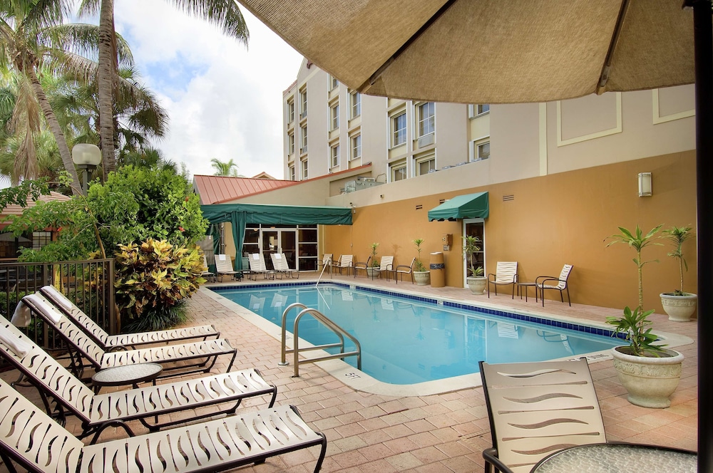 hampton inn and suites ft lauderdale arpt south cruise port