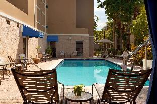 hampton inn and suites ft lauderdale arpt south cruise port