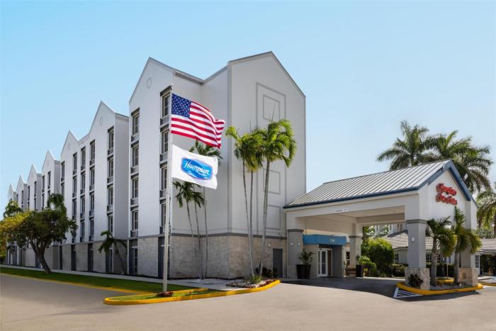 hampton inn and suites ft lauderdale arpt south cruise port