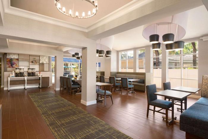 hampton inn and suites ft lauderdale arpt south cruise port