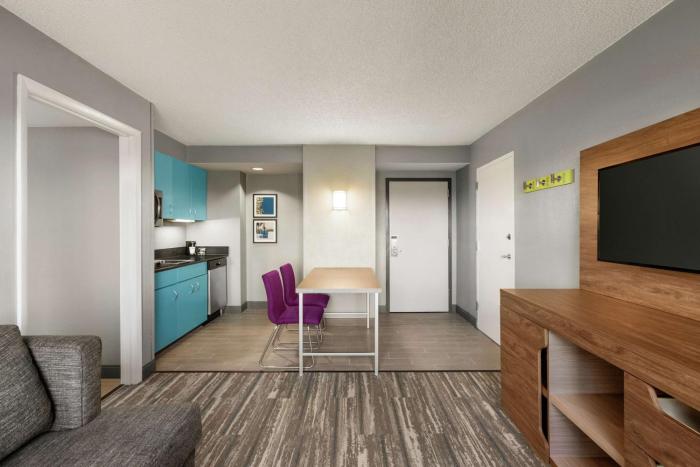 hampton inn and suites ft lauderdale arpt south cruise port