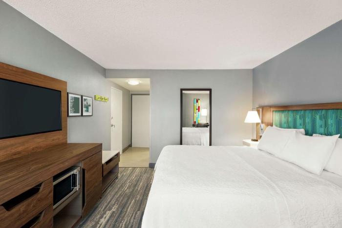 hampton inn and suites ft lauderdale arpt south cruise port