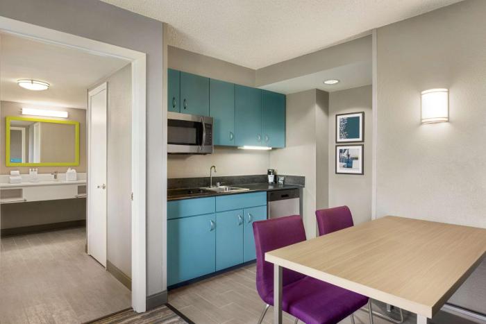 hampton inn and suites ft lauderdale arpt south cruise port