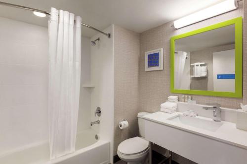 hampton inn and suites ft lauderdale arpt south cruise port