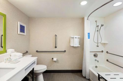 hampton inn and suites ft lauderdale arpt south cruise port