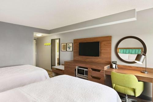 hampton inn and suites ft lauderdale arpt south cruise port