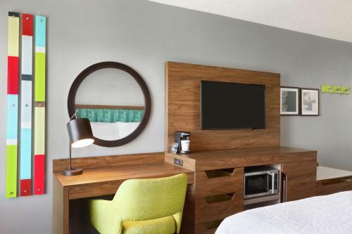 hampton inn and suites ft lauderdale arpt south cruise port