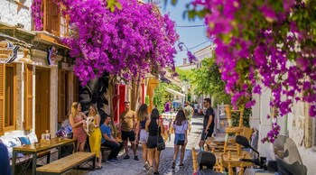 cesme holiday homes