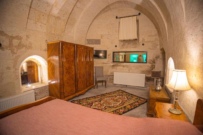 pietra cave suites