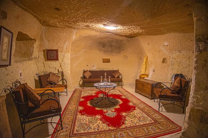 pietra cave suites