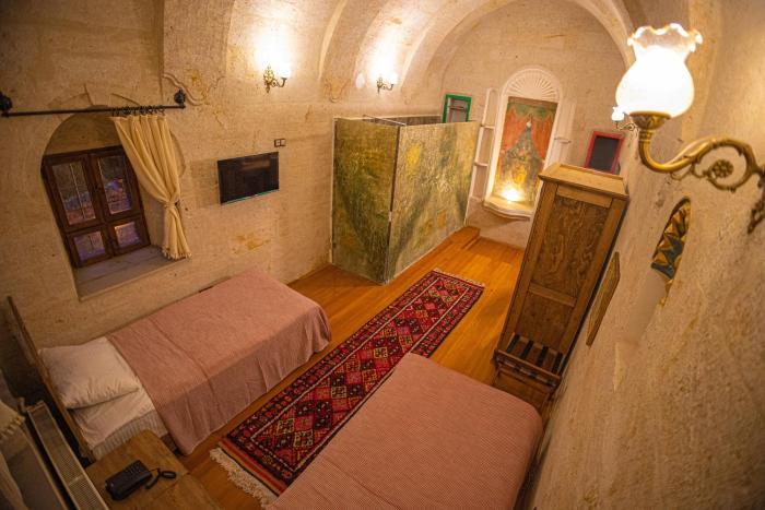 pietra cave suites