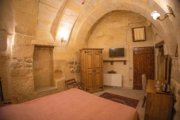 pietra cave suites
