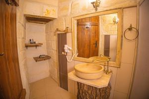 pietra cave suites