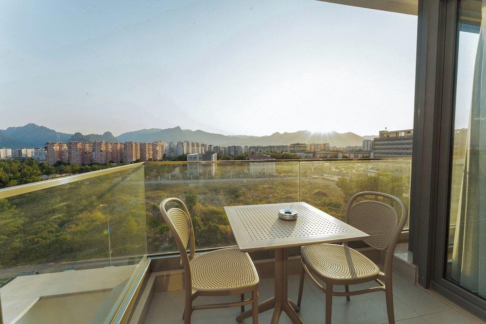 the casa letstay suites