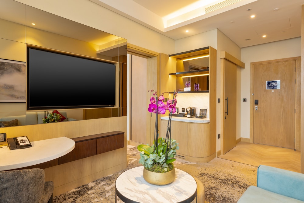 embassy suites by hilton doha old town