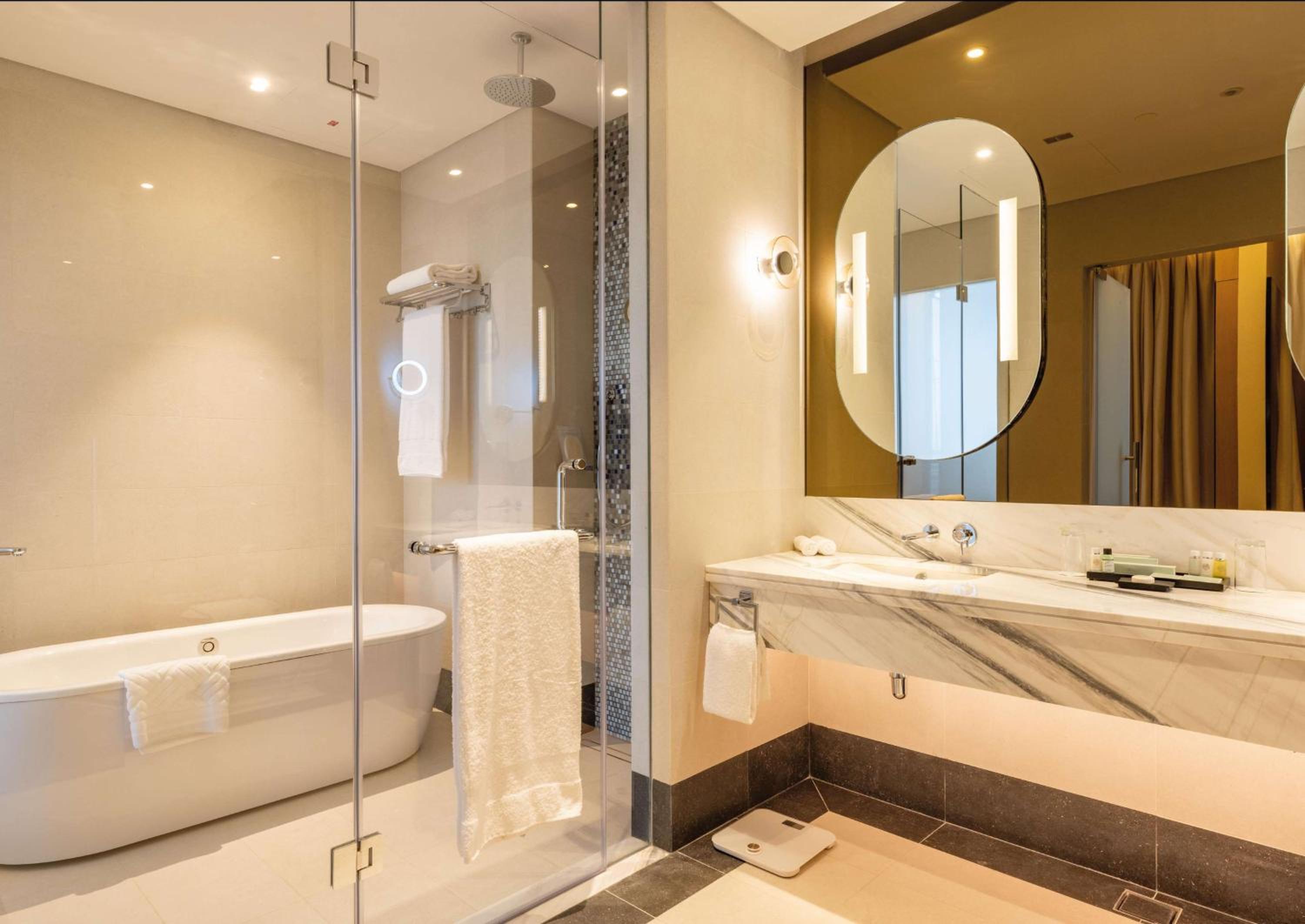 embassy suites by hilton doha old town