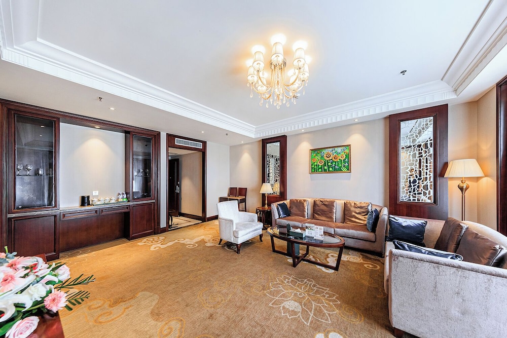 wyndham garden wuhan west