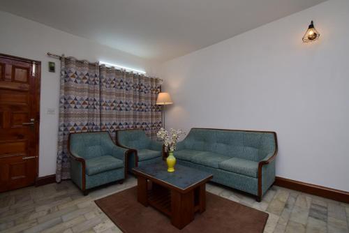 Himalayan Nomad,Nasogi>>Manali,3 star