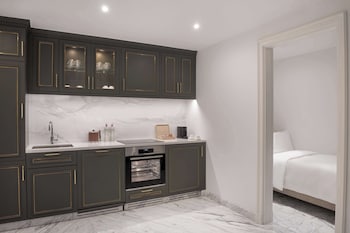 the plaza doha lxr hotels and resorts