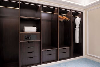 the plaza doha lxr hotels and resorts