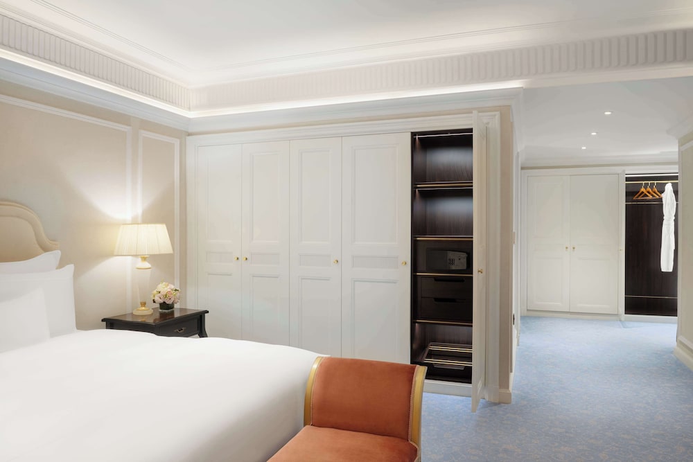 the plaza doha lxr hotels and resorts