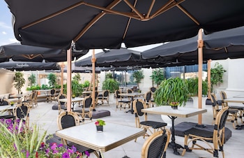 the plaza doha lxr hotels and resorts