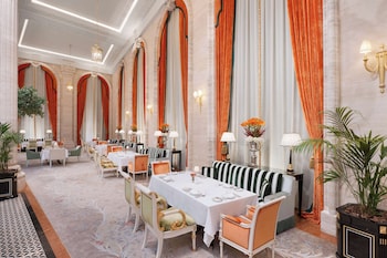 the plaza doha lxr hotels and resorts