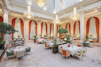 the plaza doha lxr hotels and resorts