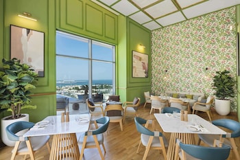 the plaza doha lxr hotels and resorts