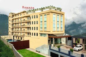 Ramada By Wyndham Katra Station Road,,4 star
