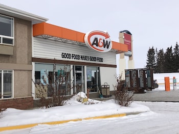 ramada by wyndham ponoka