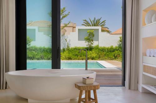 maysan doha lxr hotels and resorts