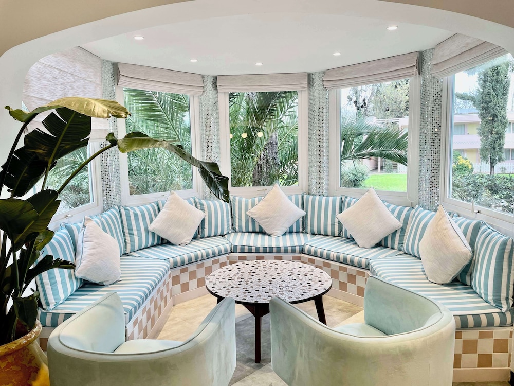 kyriad cannes mandelieu