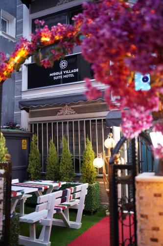 middle village suit hotel