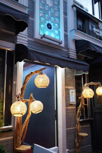 middle village suit hotel