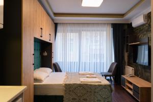 middle village suit hotel