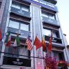 middle village suit hotel