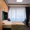 middle village suit hotel
