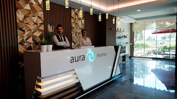 aura marina hotel