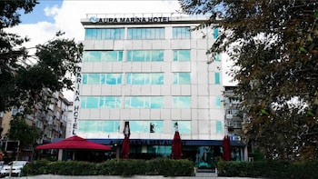 aura marina hotel