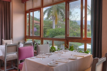 alta las palomas hotel