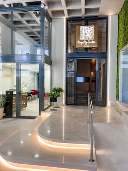 royalty suites psyrri