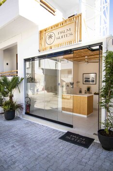 palm suites
