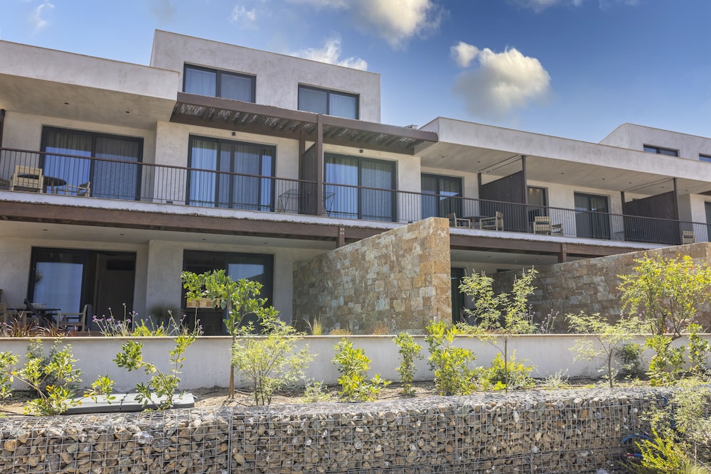 pnoes luxury suites
