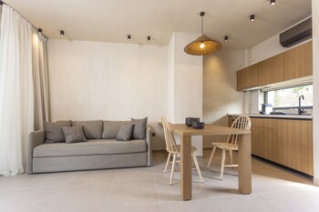 pnoes luxury suites